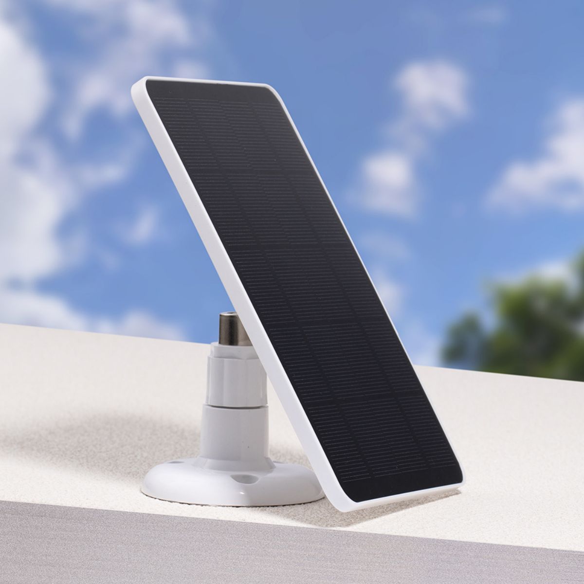 Adjustable solar panel for LP001 Security Camera. Ensures efficient solar charging with flexible mounting options for outdoor security setups.