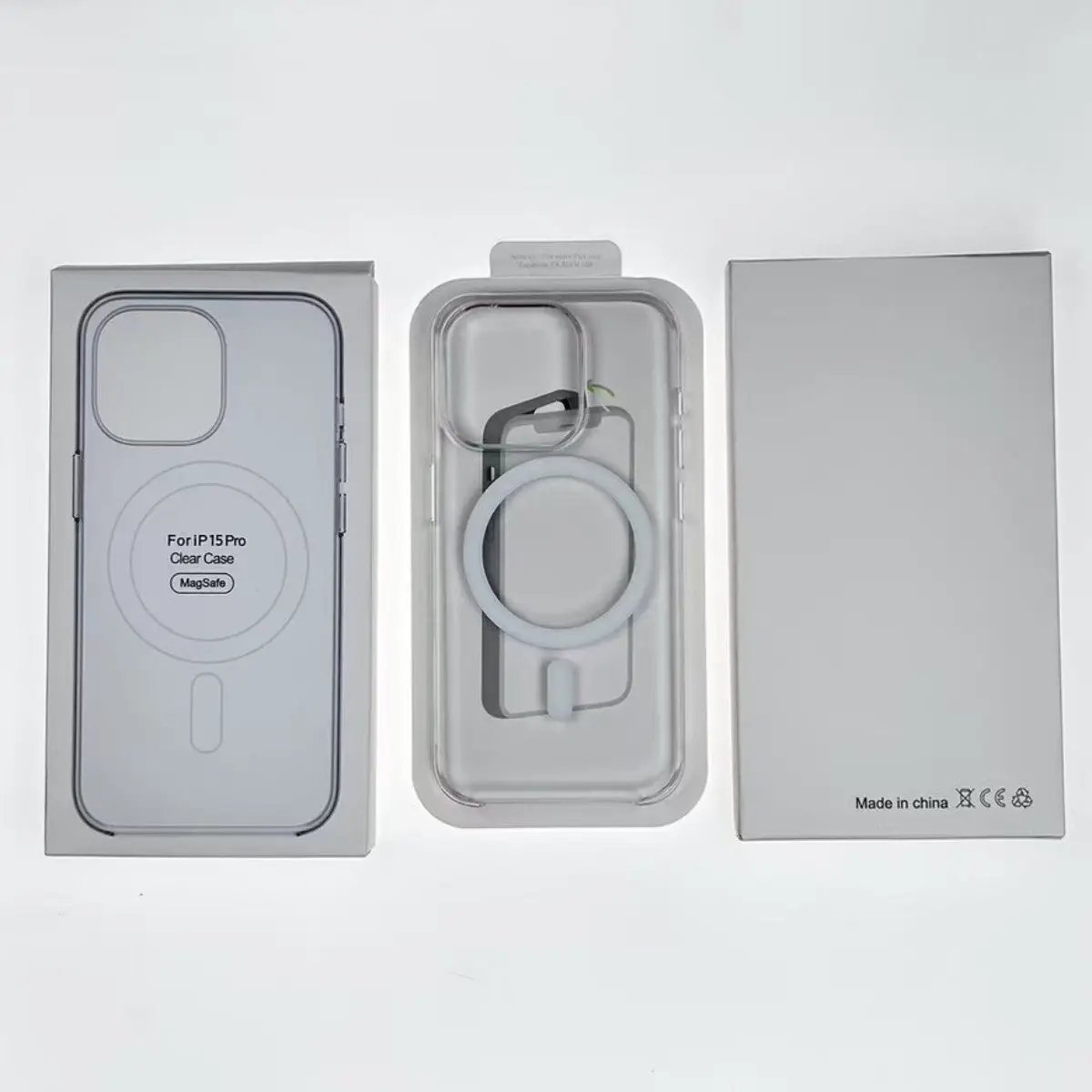 MagSafe IC Samsung Clear Case with magnetic ring shown in retail packaging for Samsung phones. Transparent design highlights MagSafe compatibility.